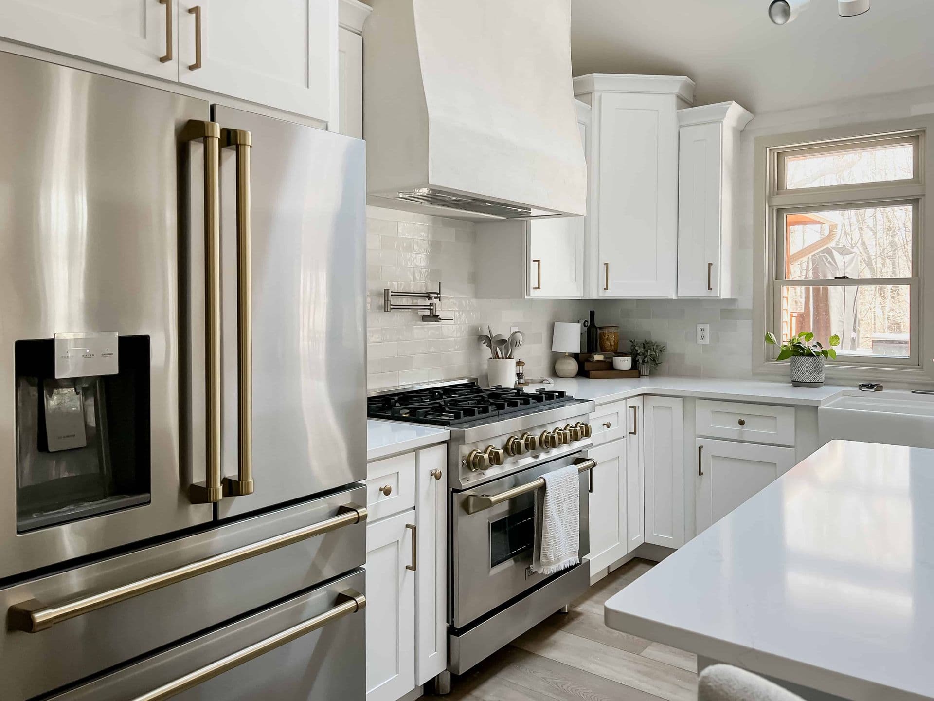 Transform Your Space: Free In-Home Kitchen or Bathroom Remodel Consultations Delivered to You.